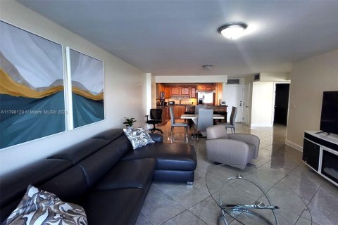 Copropriété à louer à Hollywood, Floride: 1 chambre, 91.04 m2 № 1861075 - photo 8