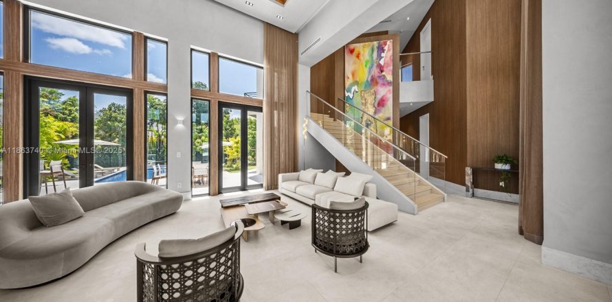 House in Pinecrest, Florida 8 bedrooms, 752.97 sq.m. № 1891547