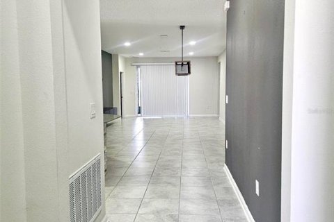 Villa ou maison à louer à Kissimmee, Floride: 3 chambres, 196.49 m2 № 2095706 - photo 8