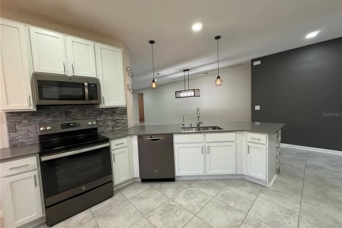 Villa ou maison à louer à Kissimmee, Floride: 3 chambres, 196.49 m2 № 2095706 - photo 30