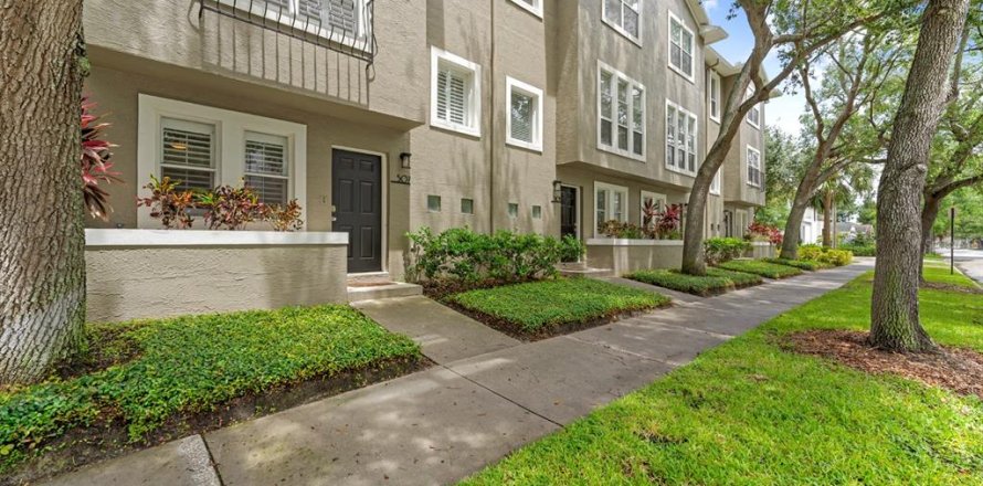 Adosado en Tampa, Florida 2 dormitorios, 178.47 m2 № 1811025