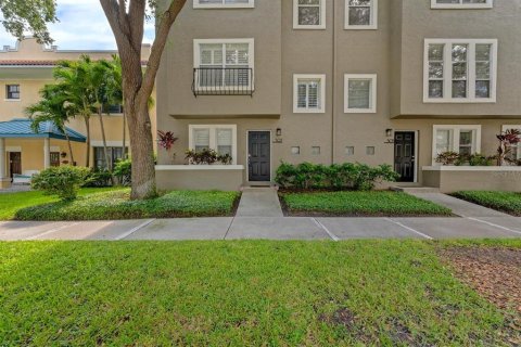 Adosado en venta en Tampa, Florida, 2 dormitorios, 178.47 m2 № 1811025 - foto 29