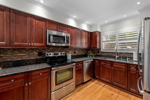 Adosado en venta en Tampa, Florida, 2 dormitorios, 178.47 m2 № 1811025 - foto 5