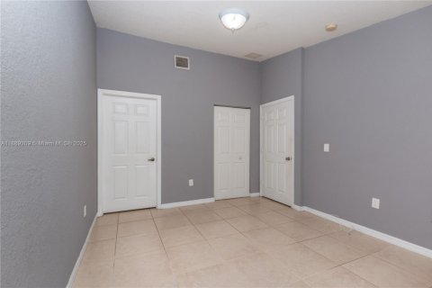 House in Pembroke Park, Florida 2 bedrooms, 88.26 sq.m. № 1938893 - photo 8