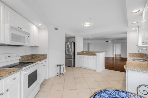Купить кондоминиум в Понс-Инлет, Флорида 8 комнат, 187.01м2, № 2354462 - фото 30