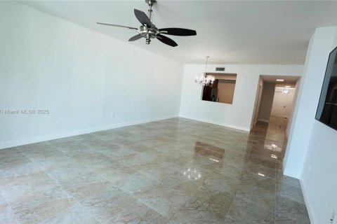 Купить кондоминиум в Авентура, Флорида 2 спальни, 160.72м2, № 1950822 - фото 16