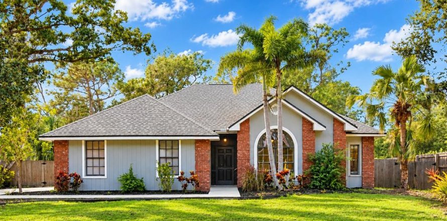 House in Bradenton, Florida 3 bedrooms, 166.57 sq.m. № 2430691