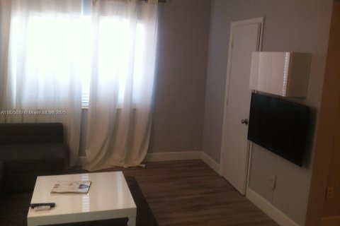 Condo in Miami Beach, Florida, 1 bedroom  № 1794092 - photo 10