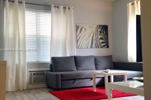 Condo in Miami Beach, Florida, 1 bedroom  № 1794092 - photo 6