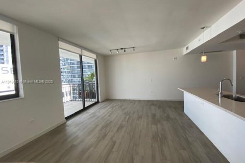 Condo in Miami, Florida, 2 bedrooms № 1974924 - photo 6