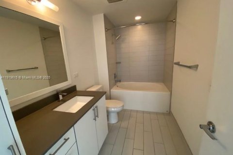 Condo in Miami, Florida, 2 bedrooms № 1974924 - photo 17