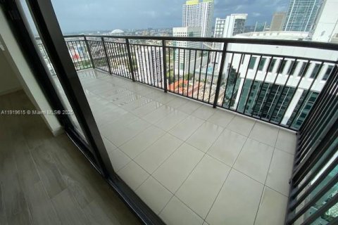 Кондоминиум с 2 спальнями в Майами, Флорида № 1974924