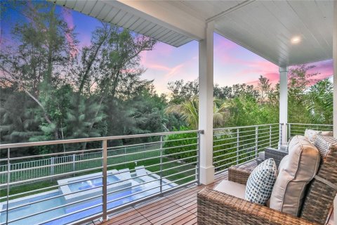 House in Longboat Key, Florida 3 bedrooms, 207.17 sq.m. № 228416 - photo 21