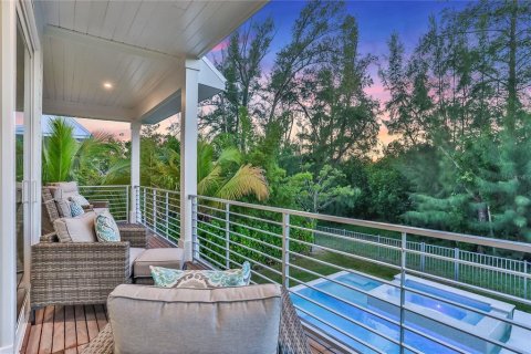 House in Longboat Key, Florida 3 bedrooms, 207.17 sq.m. № 228416 - photo 25