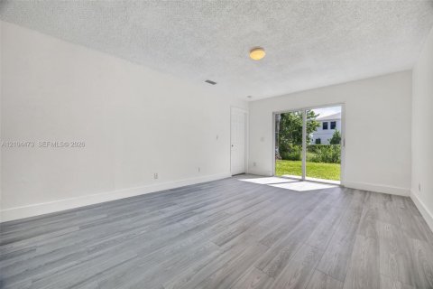 Купить виллу или дом в Флорида-Сити, Флорида 4 спальни, 103.68м2, № 2426812 - фото 7