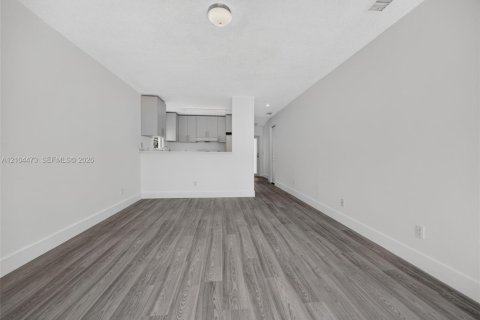 Купить виллу или дом в Флорида-Сити, Флорида 4 спальни, 103.68м2, № 2426812 - фото 11