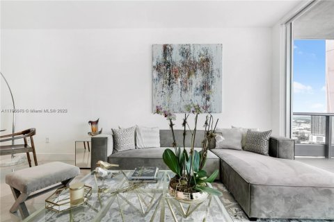 Condo in Miami, Florida, 1 bedroom  № 2013287 - photo 14