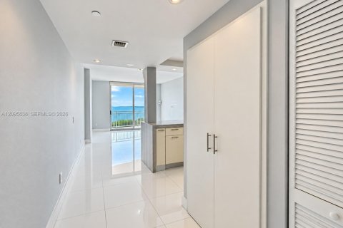 Copropriété à louer à Miami, Floride: 1 chambre, 83.61 m2 № 2390006 - photo 2