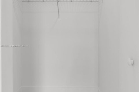 Apartment in Miami Springs, Florida 2 bedrooms, 86.49 sq.m. № 1976113 - photo 16