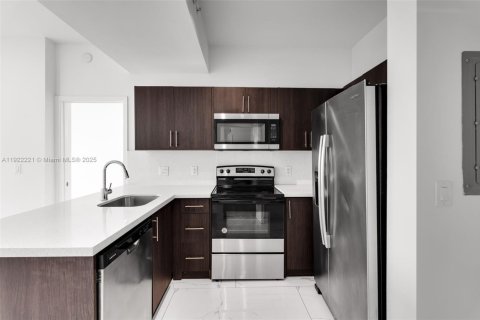 Apartment in Miami Springs, Florida 2 bedrooms, 86.49 sq.m. № 1976113 - photo 3