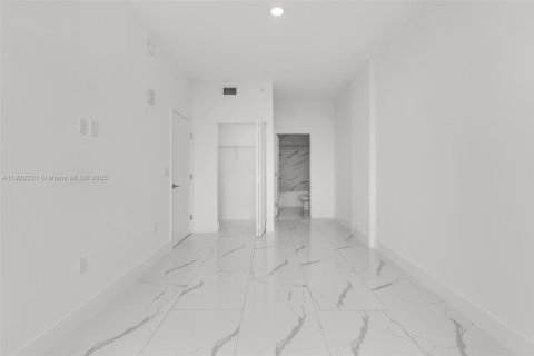 Apartment in Miami Springs, Florida 2 bedrooms, 86.49 sq.m. № 1976113 - photo 15