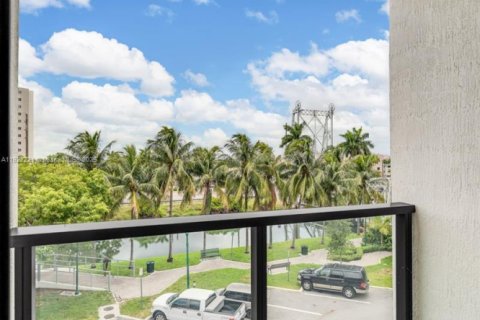 Apartment in Miami Springs, Florida 2 bedrooms, 86.49 sq.m. № 1976113 - photo 21