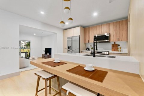 Casa en venta en Margate, Florida, 4 dormitorios, 217.95 m2 № 1968736 - foto 13