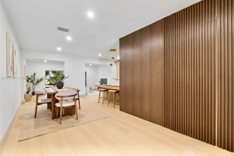 Casa en venta en Margate, Florida, 4 dormitorios, 217.95 m2 № 1968736 - foto 8