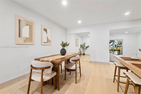 Casa en venta en Margate, Florida, 4 dormitorios, 217.95 m2 № 1968736 - foto 11