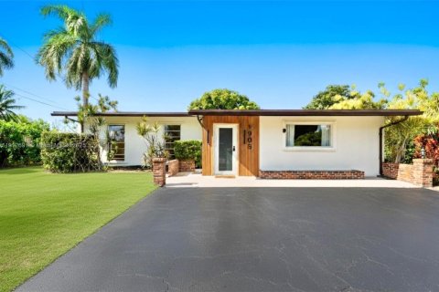 Casa en venta en Margate, Florida, 4 dormitorios, 217.95 m2 № 1968736 - foto 1