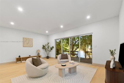 Casa en venta en Margate, Florida, 4 dormitorios, 217.95 m2 № 1968736 - foto 19