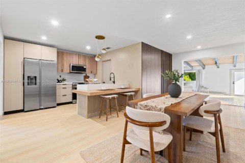 Casa en venta en Margate, Florida, 4 dormitorios, 217.95 m2 № 1968736 - foto 12