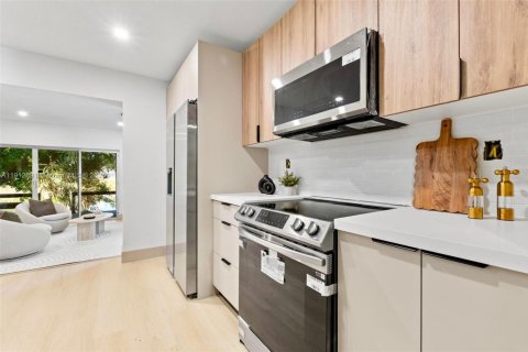 Casa en venta en Margate, Florida, 4 dormitorios, 217.95 m2 № 1968736 - foto 15