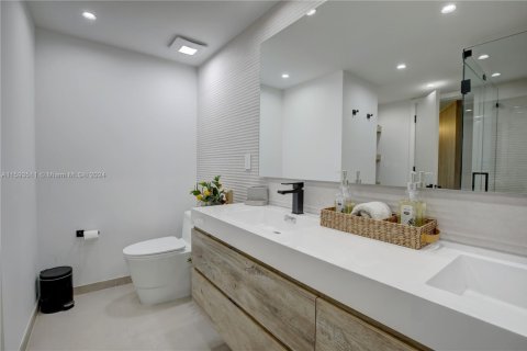 Снять в аренду кондоминиум в Ки-Бискейн, Флорида 3 спальни, 165.55м2, № 1957464 - фото 29