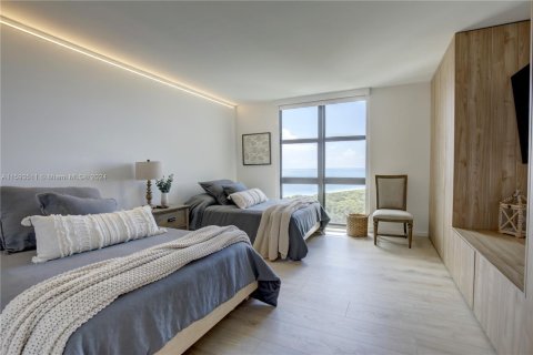 Снять в аренду кондоминиум в Ки-Бискейн, Флорида 3 спальни, 165.55м2, № 1957464 - фото 30