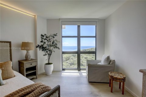 Снять в аренду кондоминиум в Ки-Бискейн, Флорида 3 спальни, 165.55м2, № 1957464 - фото 24