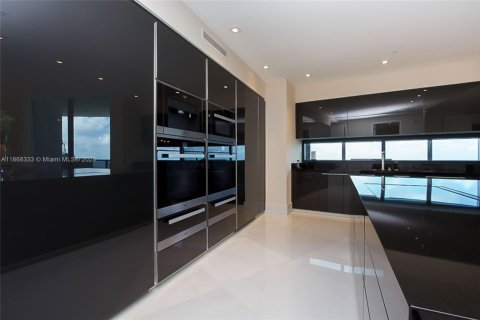 Condominio en venta en Sunny Isles Beach, Florida, 4 dormitorios, 294.59 m2 № 1978278 - foto 16