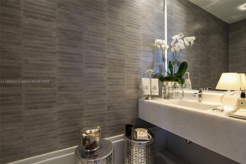 Condominio en venta en Sunny Isles Beach, Florida, 4 dormitorios, 294.59 m2 № 1978278 - foto 25