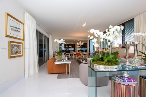 Condominio en venta en Sunny Isles Beach, Florida, 4 dormitorios, 294.59 m2 № 1978278 - foto 7