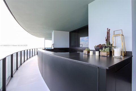 Condominio en venta en Sunny Isles Beach, Florida, 4 dormitorios, 294.59 m2 № 1978278 - foto 2