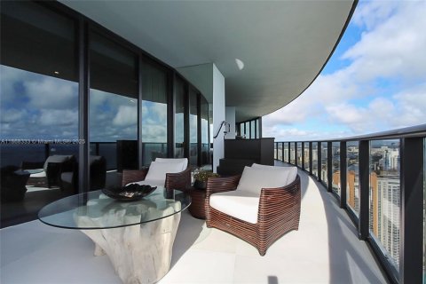 Condominio en venta en Sunny Isles Beach, Florida, 4 dormitorios, 294.59 m2 № 1978278 - foto 3
