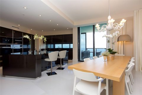 Condominio en venta en Sunny Isles Beach, Florida, 4 dormitorios, 294.59 m2 № 1978278 - foto 15