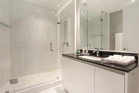 Condominio en venta en Sunny Isles Beach, Florida, 4 dormitorios, 294.59 m2 № 1978278 - foto 24