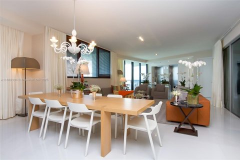 Condominio en venta en Sunny Isles Beach, Florida, 4 dormitorios, 294.59 m2 № 1978278 - foto 11
