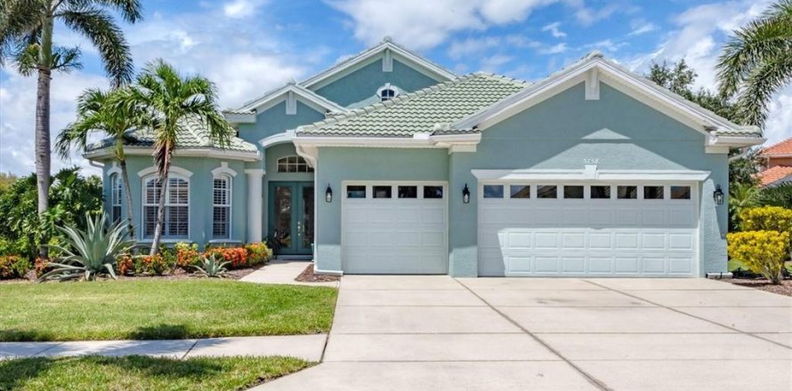 House in North Port, Florida 3 bedrooms, 236.16 sq.m. № 1884169