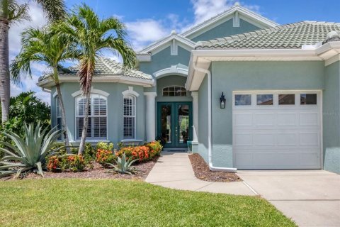 House in North Port, Florida 3 bedrooms, 236.16 sq.m. № 1884169 - photo 8