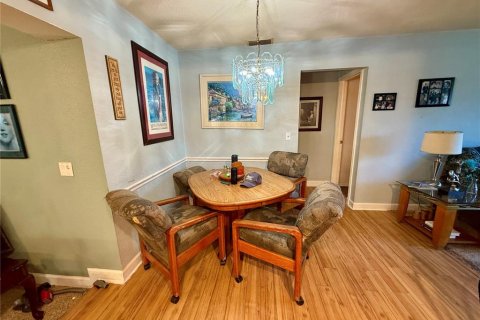House in Port Richey, Florida 3 bedrooms, 134.24 sq.m. № 1912554 - photo 8