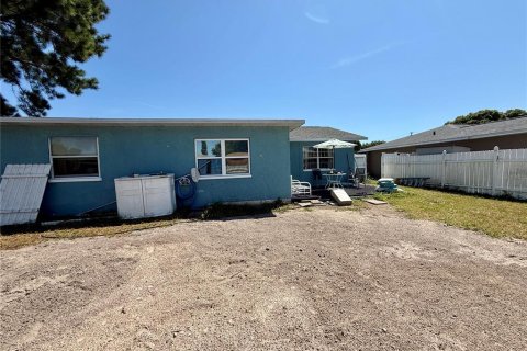 House in Port Richey, Florida 3 bedrooms, 134.24 sq.m. № 1912554 - photo 29