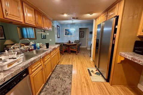House in Port Richey, Florida 3 bedrooms, 134.24 sq.m. № 1912554 - photo 21