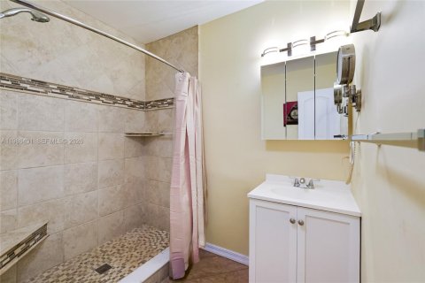 Купить виллу или дом в Хомстед, Флорида 4 спальни, 220.74м2, № 2051151 - фото 24